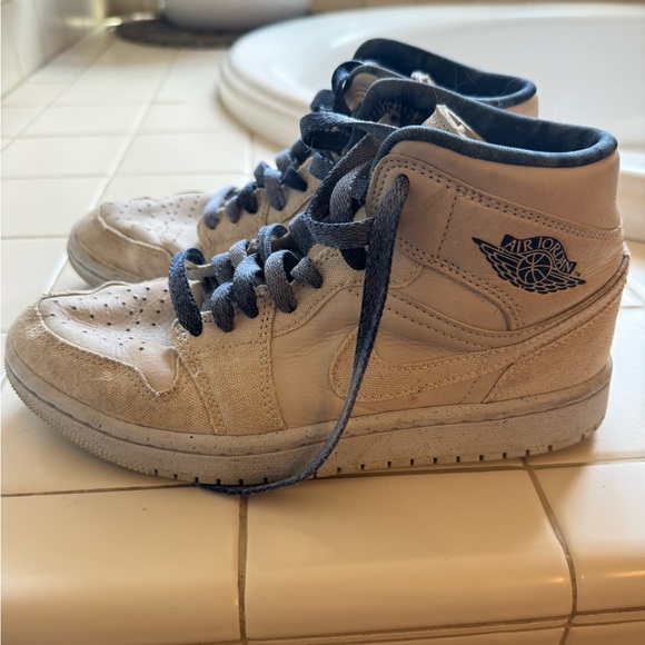 Air Jordan Nikes - Picture 1 of 5